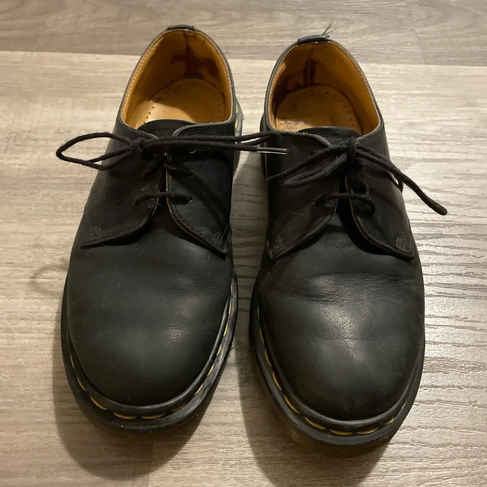Vintage Dr. Martens Black Leather Shoes - Picture 2 of 2